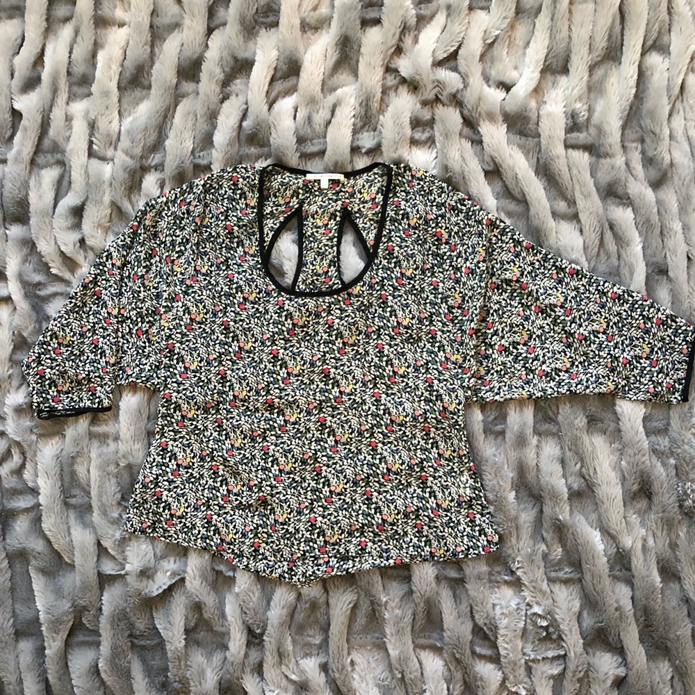 Fred Segal - Cut-Out Back Floral Top - Size: S